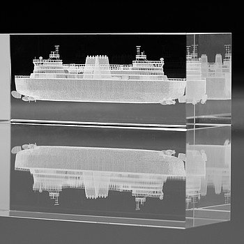 Glasblock mit 3D-Lasergravur innen liegend „Schiff“