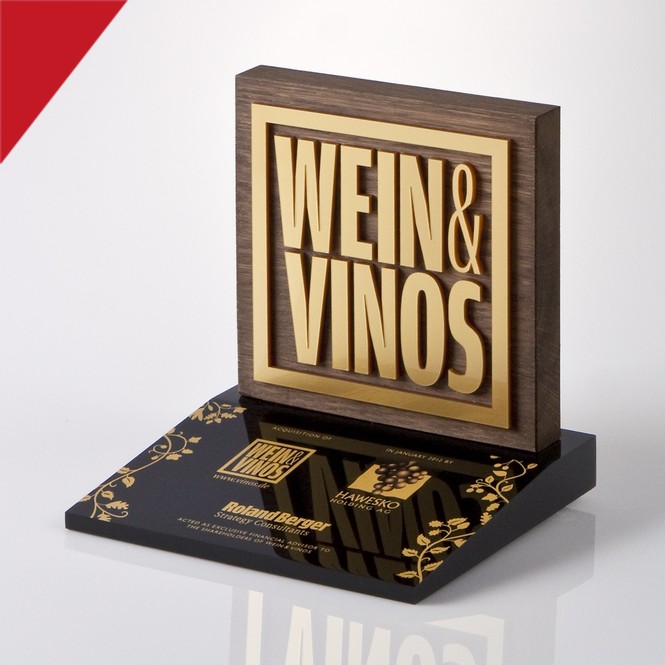 Financial Tombstone „Vinos“